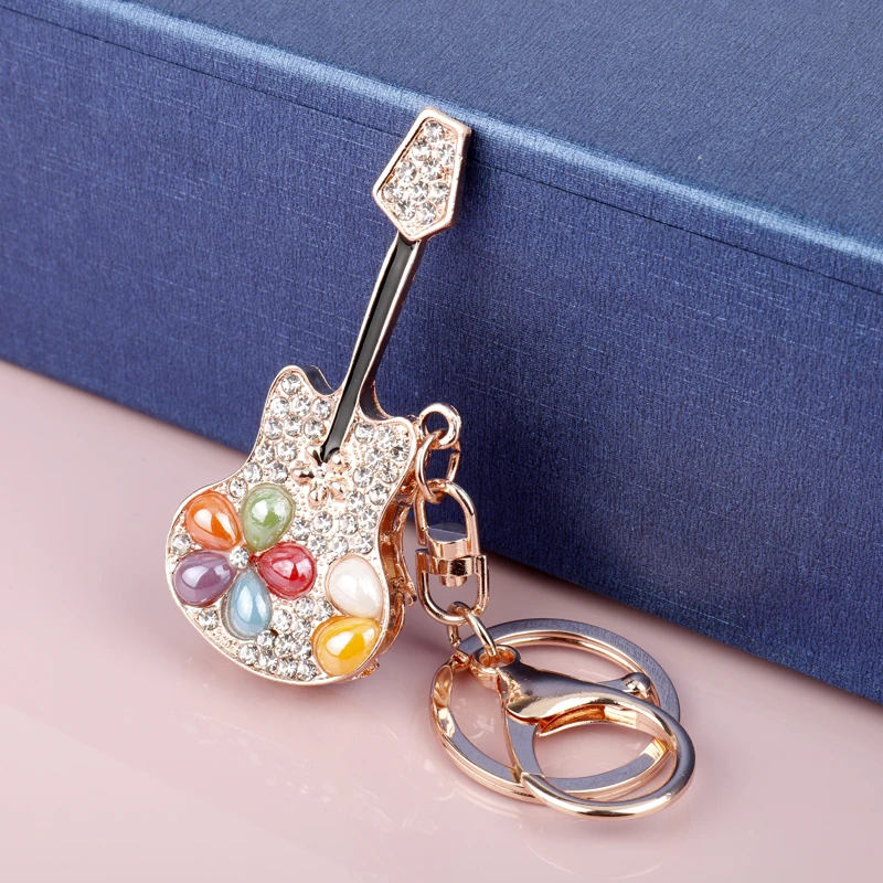 Модный брелок Стразы мини гитара с кристаллами милый для автомобильной сумки