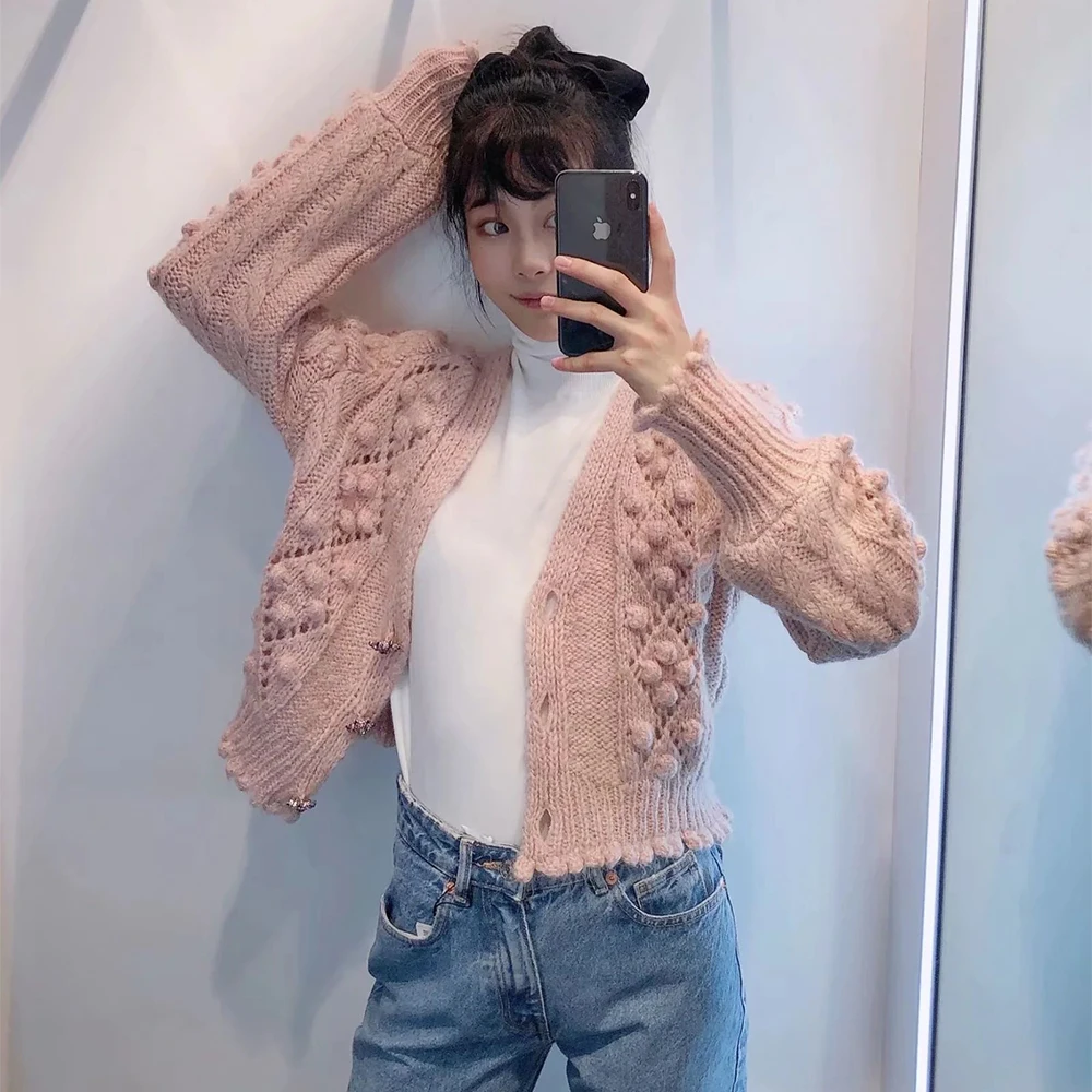 

2020 New Autumn Winter Women Pink Knit Cardigan Long Sleeves Gem Buttons Casual Fashion Warm Woman Sweaters