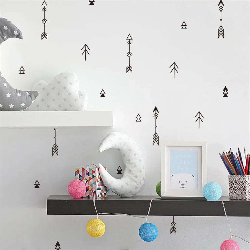 Мобильная креативная стена прикрепленная с декоративными стеновыми окнами