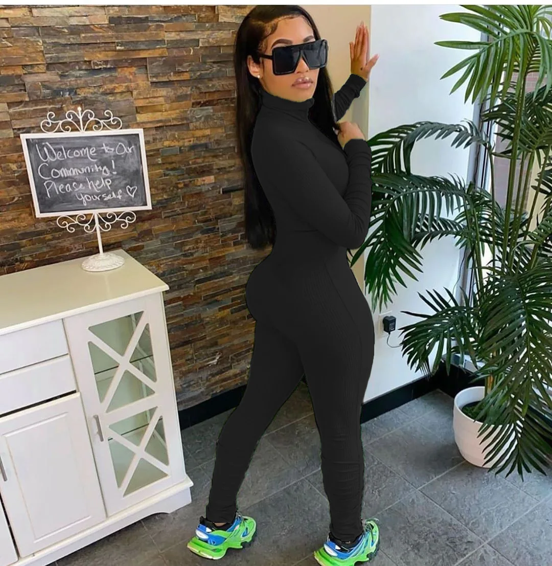 Комбинезон женский в рубчик с длинным рукавом на молнии |