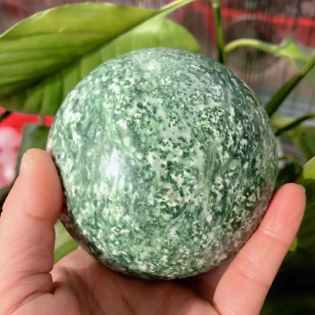 

Красивый природный зеленый агатовый шарик энергии исцеления Рейки для украшения