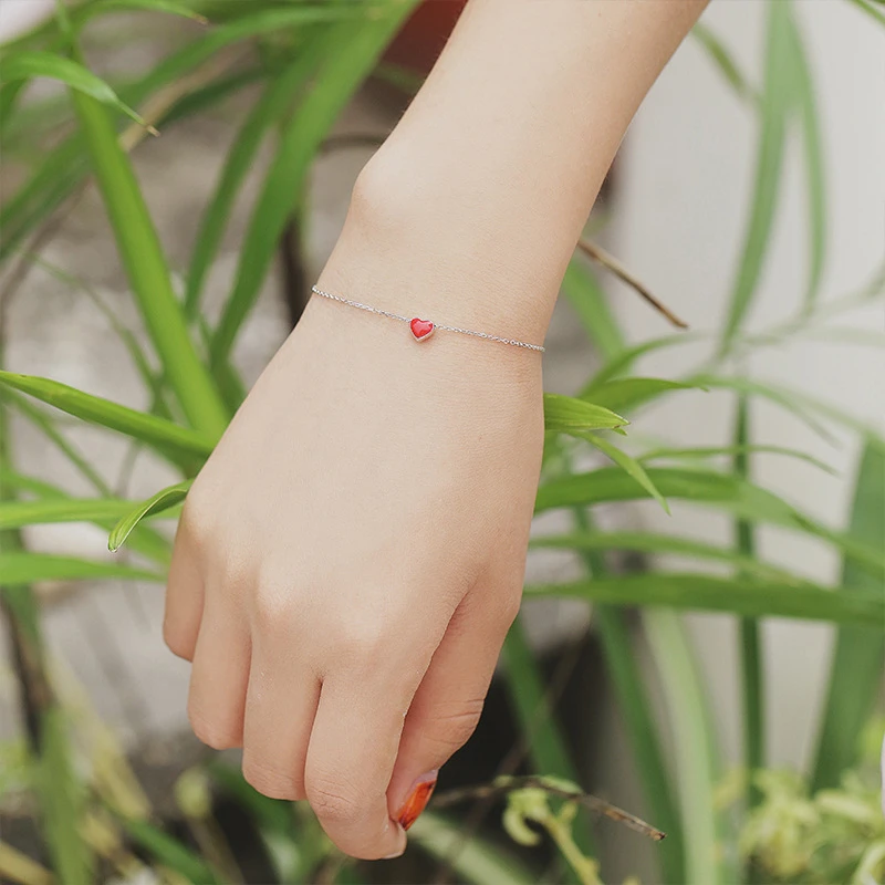 Серебряный цвет простое красное сердце стрелы серьги гвоздики для женщин