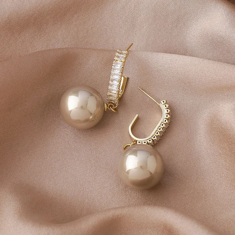 

2021 New Fashion Korean Oversized White Pearl Drop Earrings for Women Bohemian Golden Round Pearl Wedding Earrings Jewelry Gift