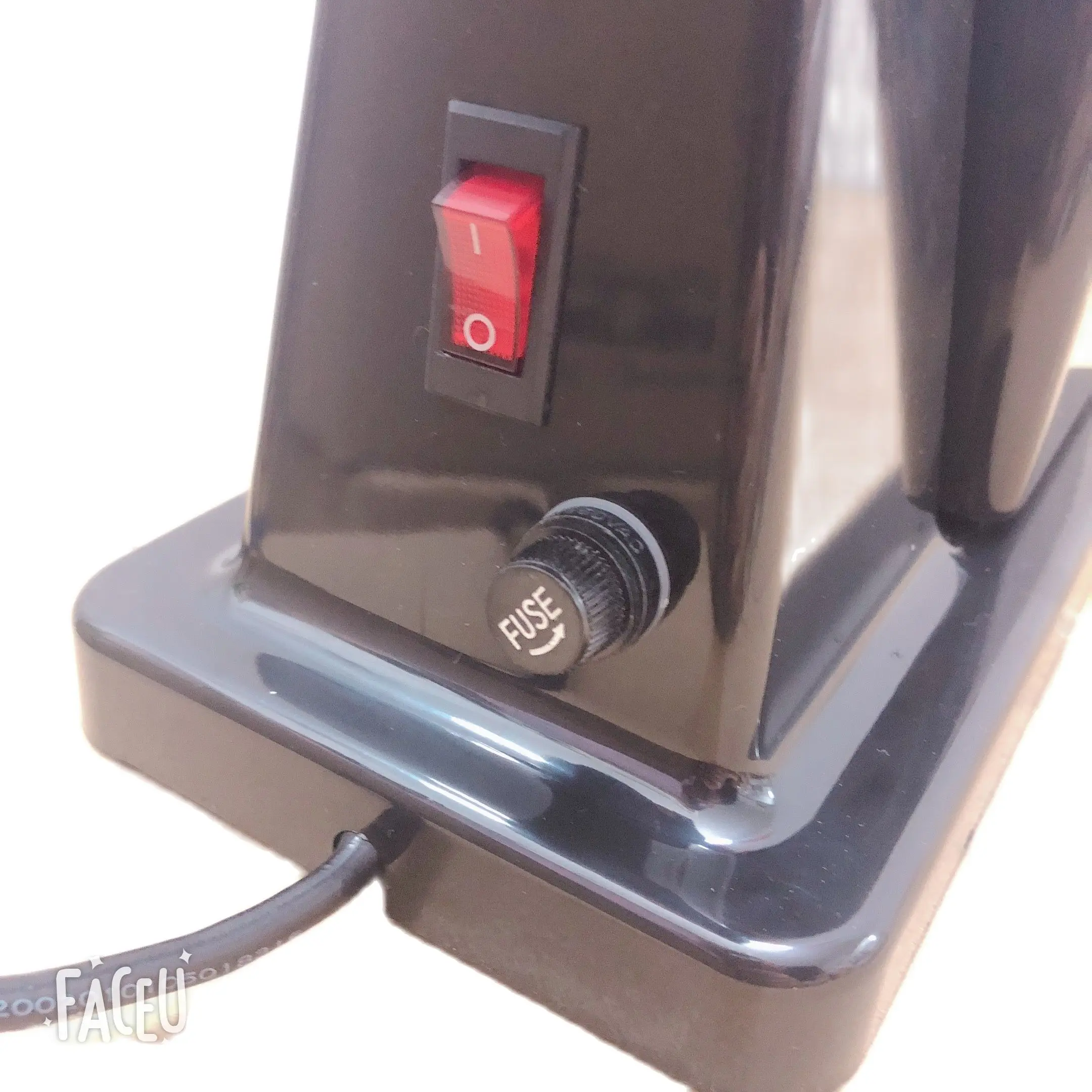 

110V and 220V to 240V black color coffee grinder machine coffee mill with plug adapter