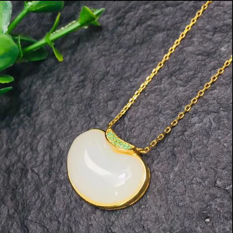 Подвеска из серебра 925 пробы с натуральным белым нефритом И гравировкой|Подвески|