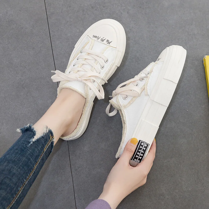 Женские холщовые кроссовки белые или черные однотонные на толстой подошве для