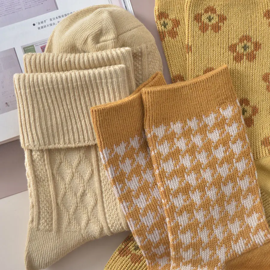 Sfree 6Pairs Female Students Korean Version of Autumn and Winter Thick Warm Retro Japanese Simple Plaid Flower Stockings
