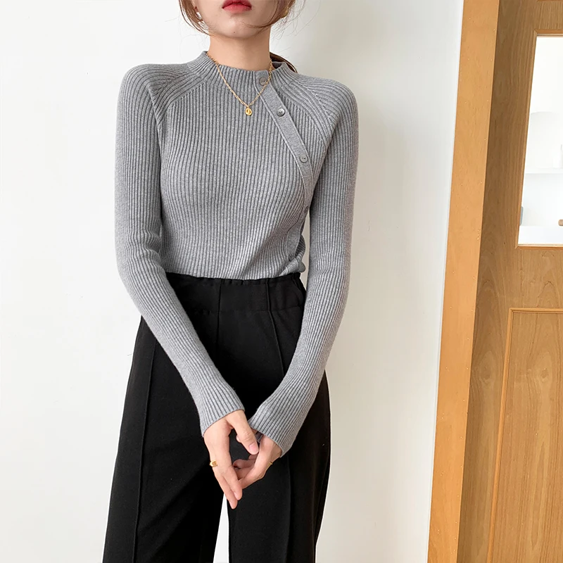 Женский однобортный свитер с круглым вырезом зимний плотный эластичный