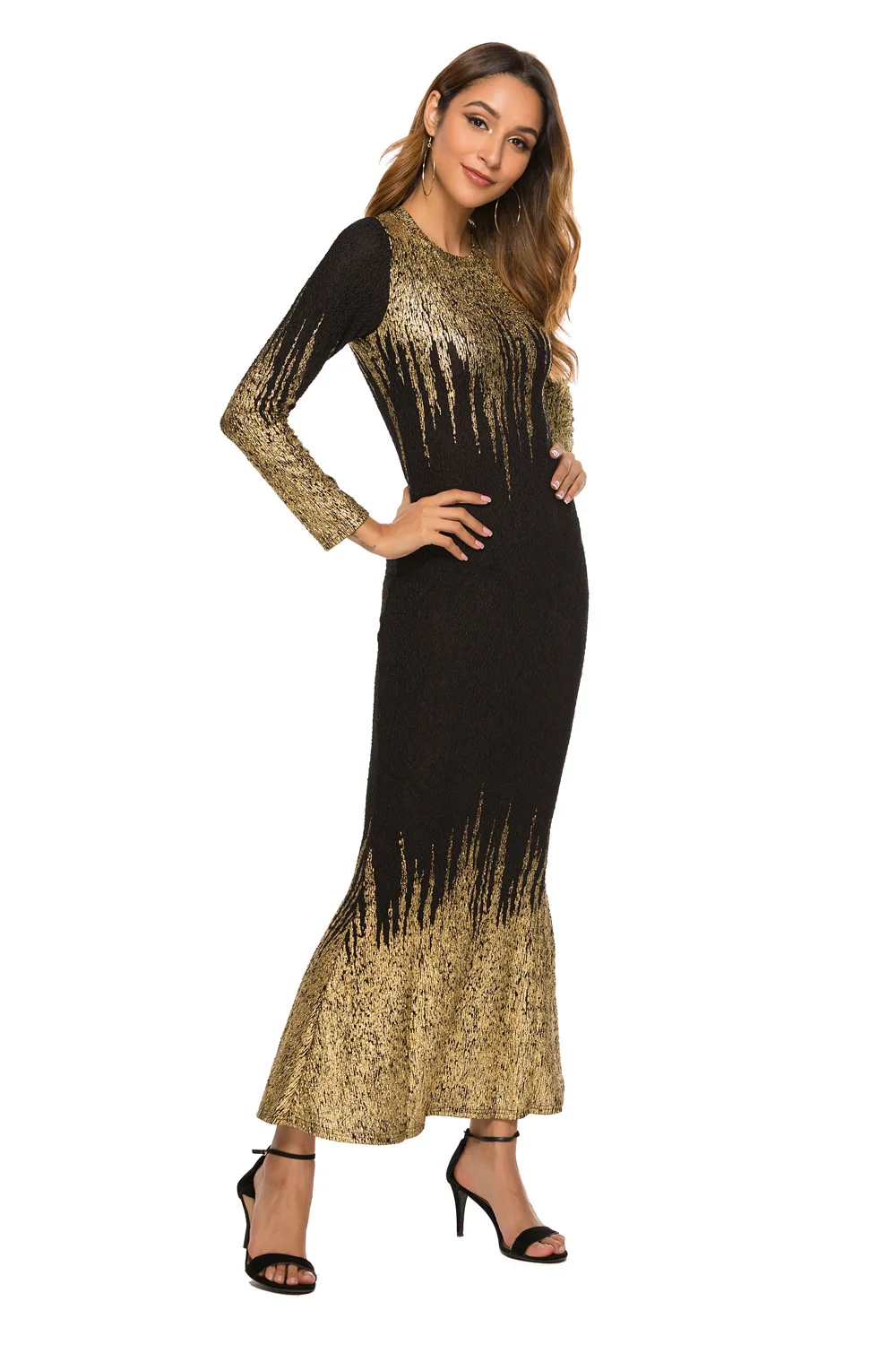 Женское осеннее платье-миди с круглым вырезом длинным рукавом и блестками |