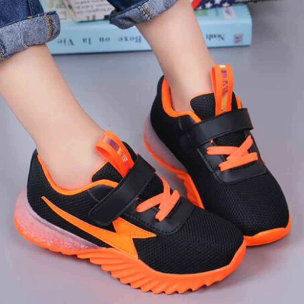 Детская обувь с подсветкой для малышей мальчиков светящиеся кроссовки