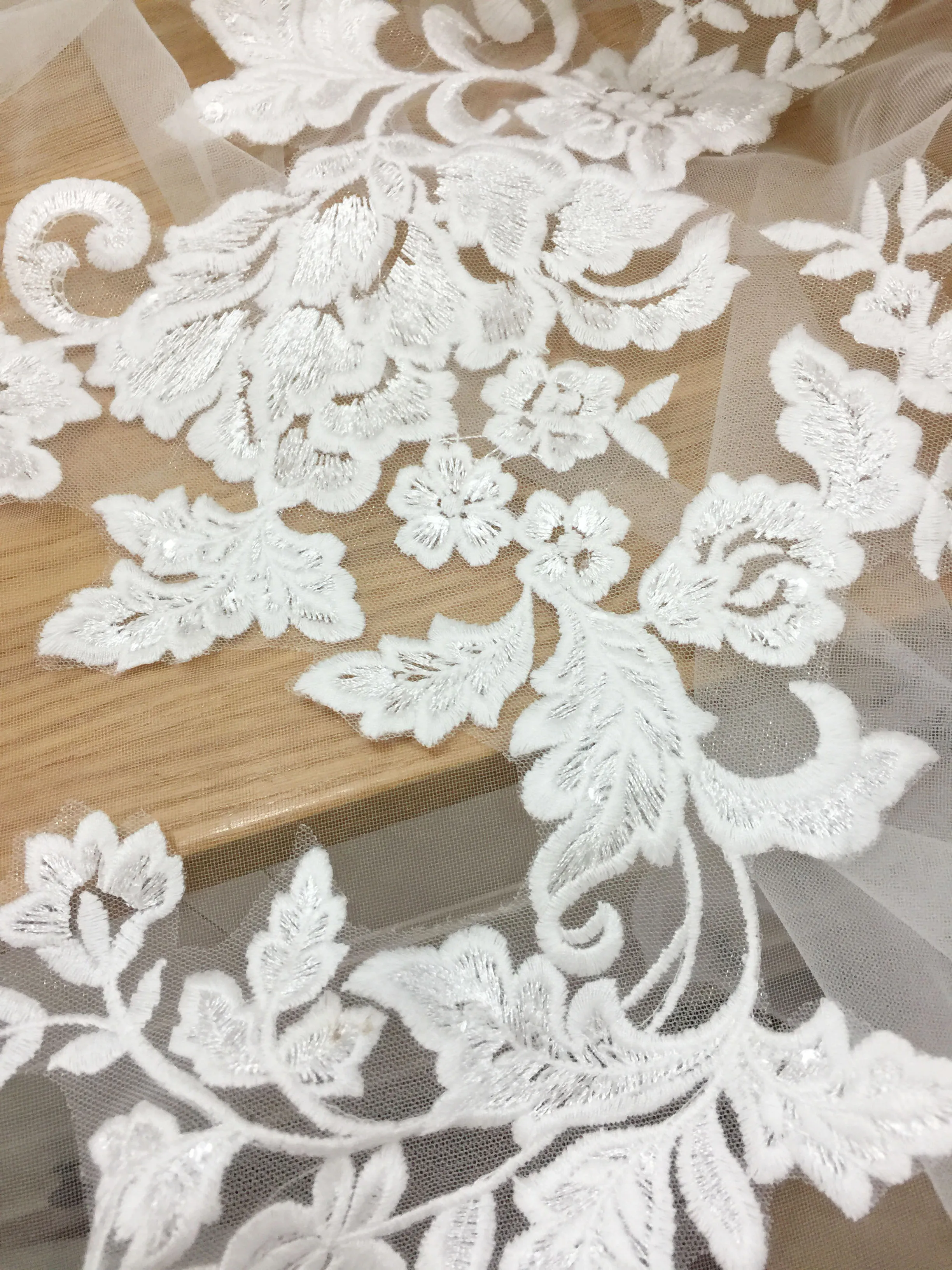 lace applique wing motif appliues wedding dresses flowers | Свадьбы и торжества