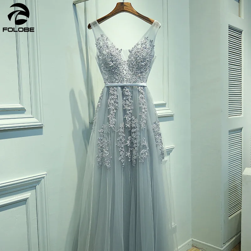 Женское винтажное платье подружки невесты серо-розовое с V-образным вырезом