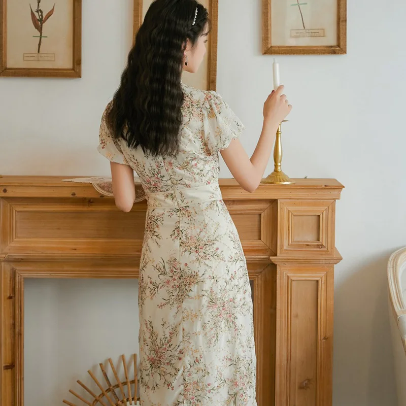 

Women's Chinese National Dresses Summer New Floral Printing Puff Sleeve Pearl Button Split Fork Thin Slim Fashion Cheongsam 2021