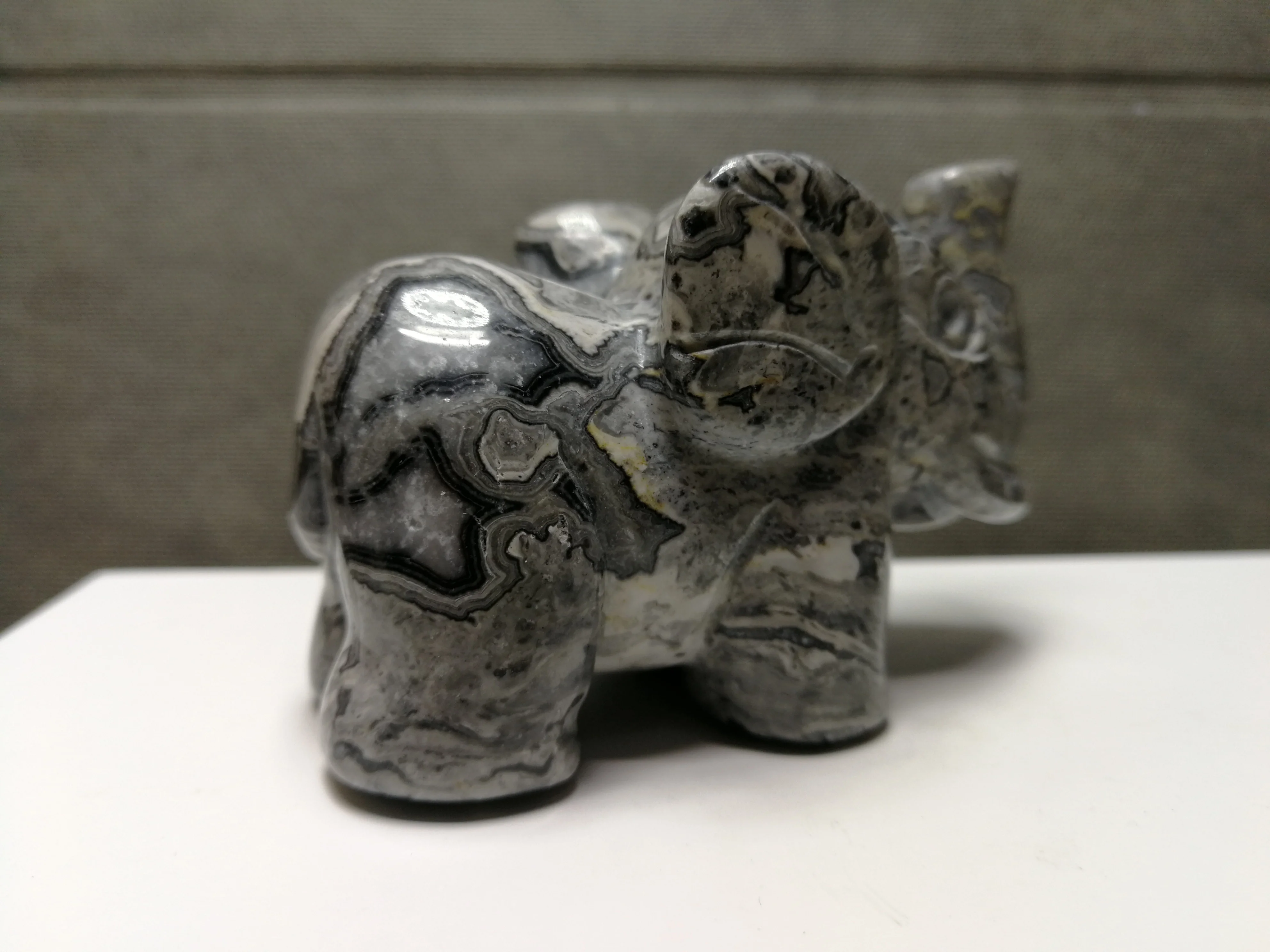 219,2 gNatural серый камень "Зебра", выгравированный вручную слонов, исцеление --- подача заявки на 10 от AliExpress WW