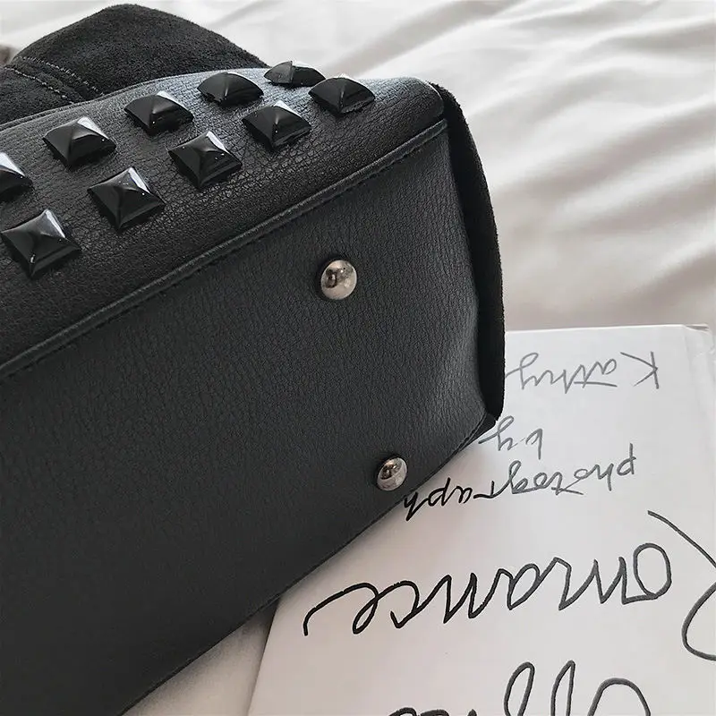 Fashion Scrub Women Hand Bags Vintage Rivet Messenger Bag Quality Retro Shoulder Bags Simple Crossbody Bag Tote Bolsa Feminina