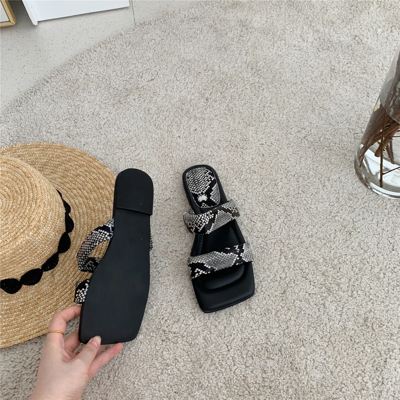 

Bailamos Women Slipper Casual Flat Summer BeachFlip Flops Serpentine Leopard Print Slide Slip On Sandal Outdoor Home Soft Shoes