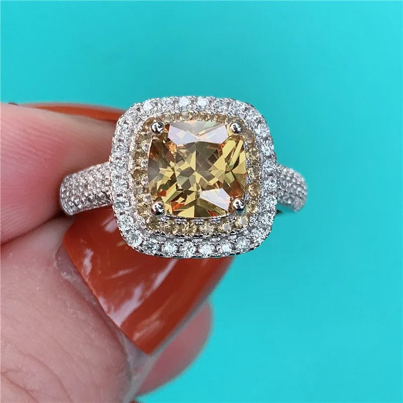 

Женское Обручальное кольцо с фианитом, из серебра 925 пробы