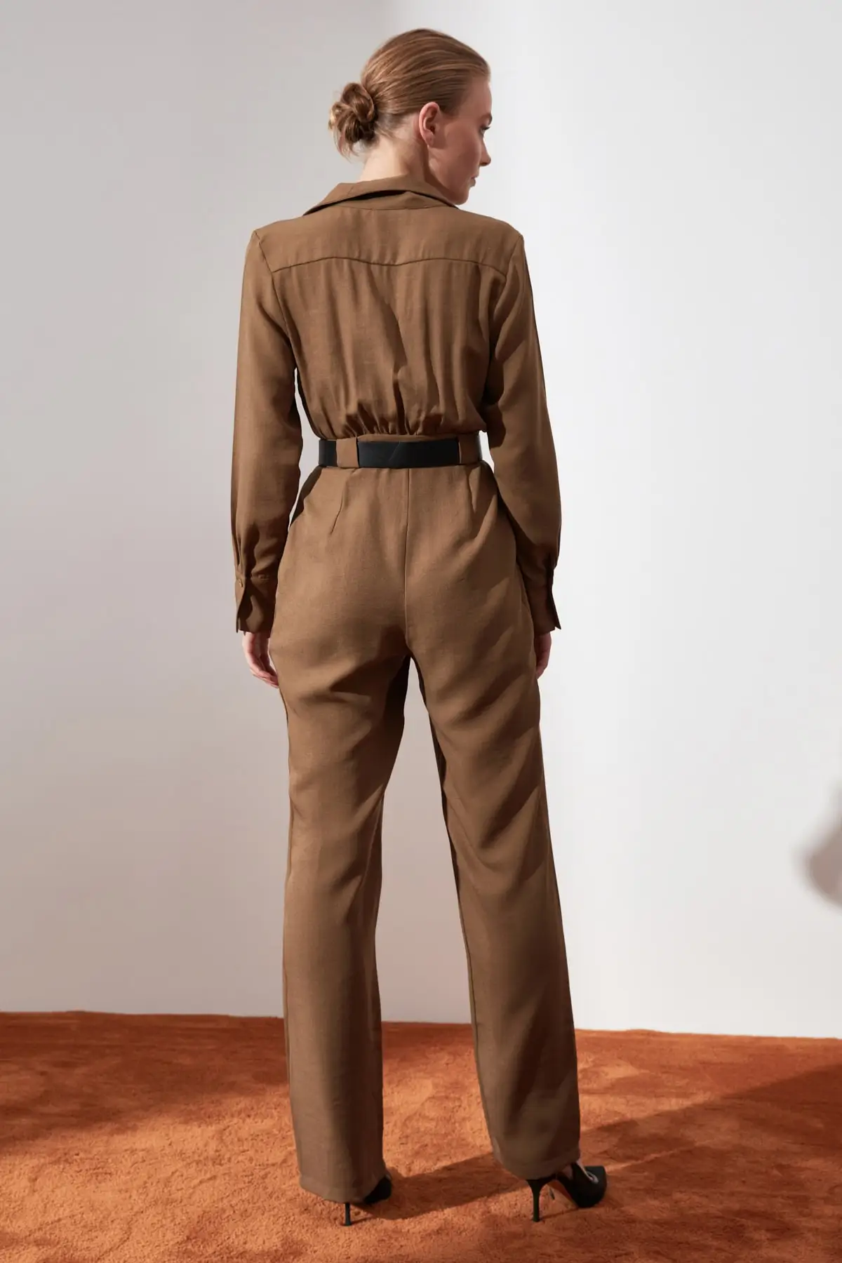 

Trendyol Arched Collar Detailed Jumpsuit TPRAW21TU0049