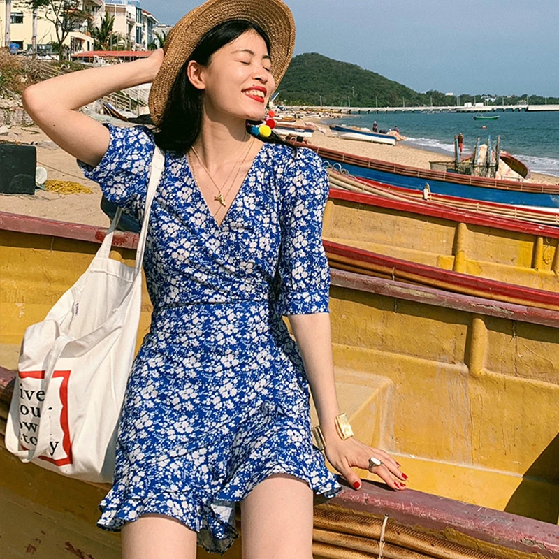 

Blue Wind Chime Short-Sleeved Floral Dress Female Seaside Vacation Chiffon Rompers Playsuits