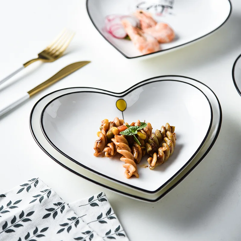 Японская Мультипликация Форма Сердца Керамическая обеденная тарелка черный