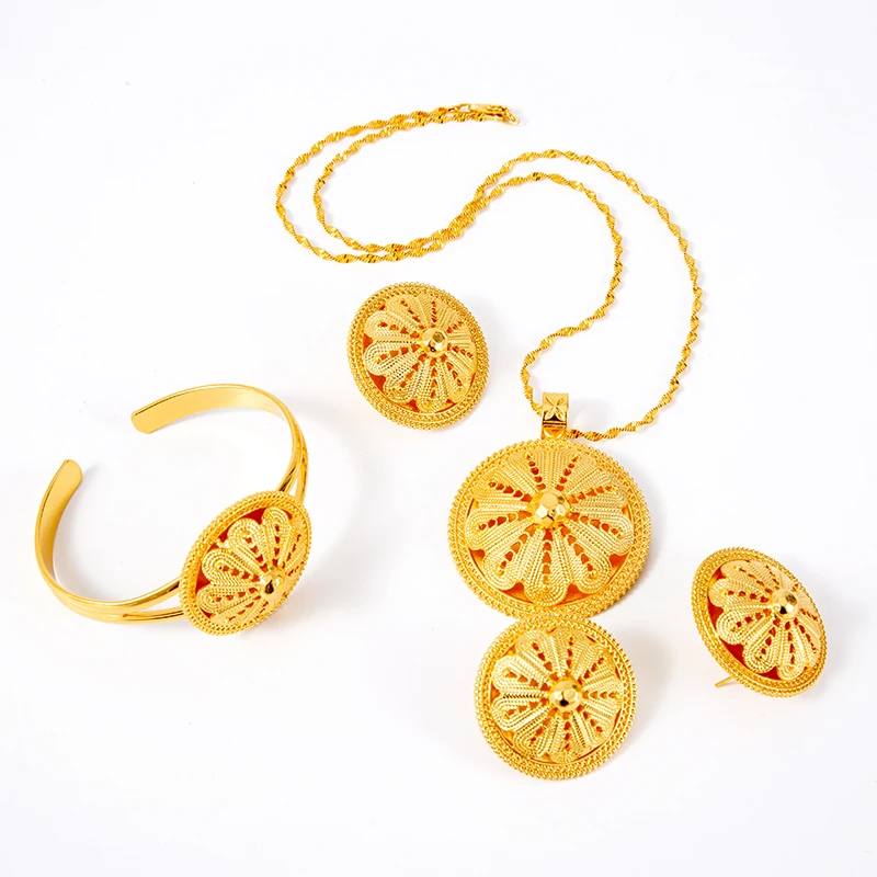 Женский ювелирный комплект из колье и серёг под золото 24 к |