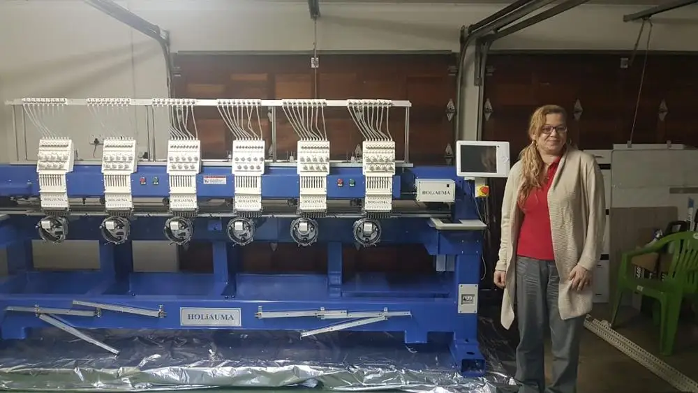 Автоматическая компьютерная швейная машина для вышивки шапок большого