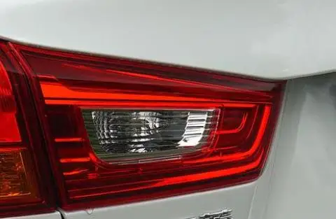 Задний ВНУТРЕННИЙ Задний светильник, внутренняя лампа, подходит для Outlander Sport, парковочная лампа для ASX RVR GA2W GA5W GA6W GA1W GA7W GA8W - Испускаемый цвет: 4300 К Белый Желтый