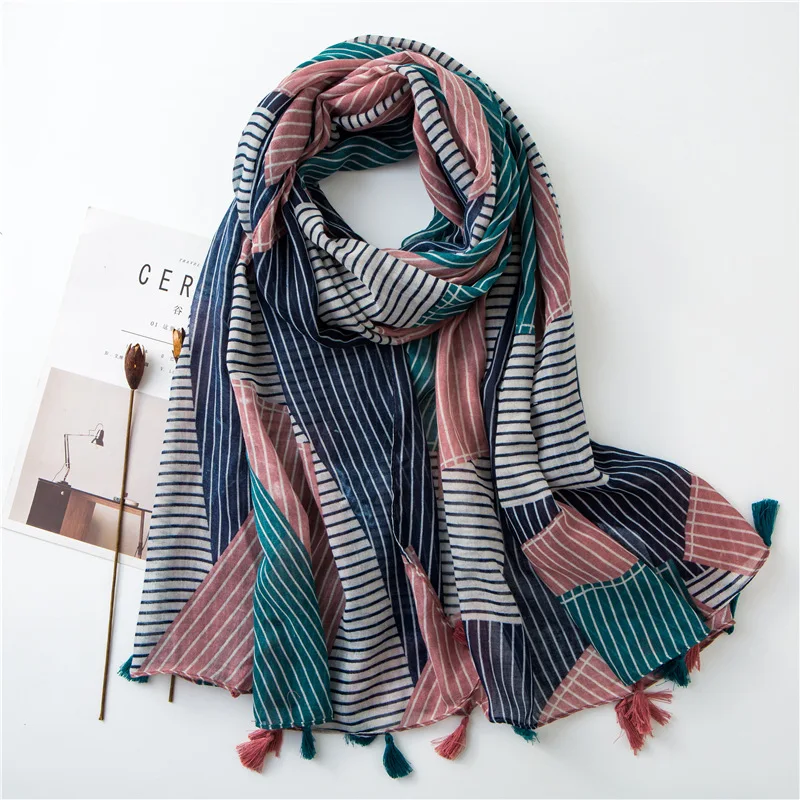 

Women cotton Scarf bohemia Plaid Print Hijab Shawls and Wraps Long Tassel Female Foulard 2020 New Designer Bandana Pashmina