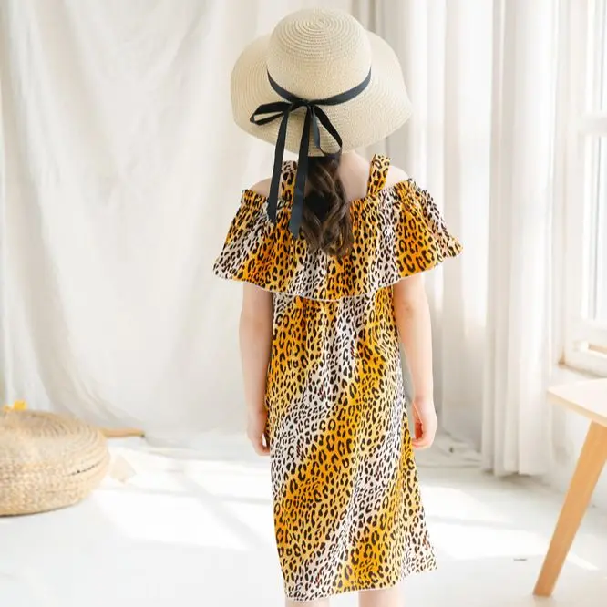 Женское летнее платье с открытыми плечами и цветочным принтом |