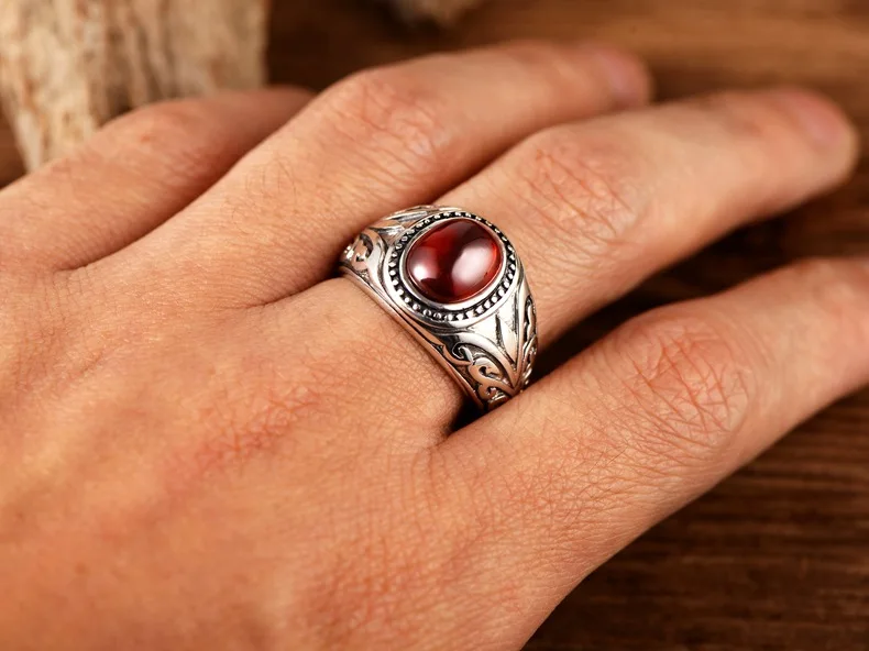 Мужские и женские кольца из серебра 925 пробы с овальным красным/черным камнем |