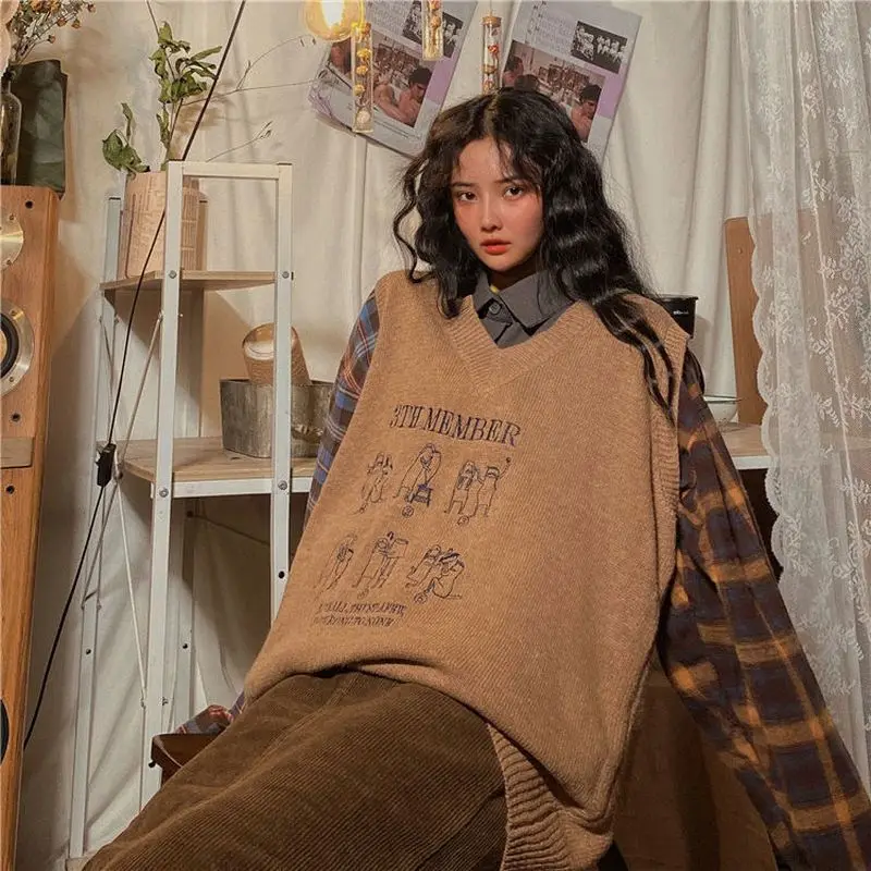 

V-neck Sweater Vest Women Autumn-winter Hong-Kong Style Retro Embroidery Tops Female Korean Loose Lethargic Knitted Pullovers