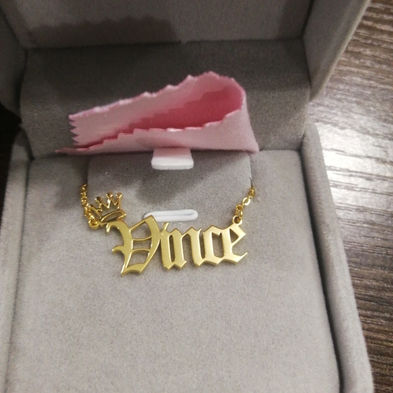 Заказное королевское имя короны ожерелье Старый английский шрифт