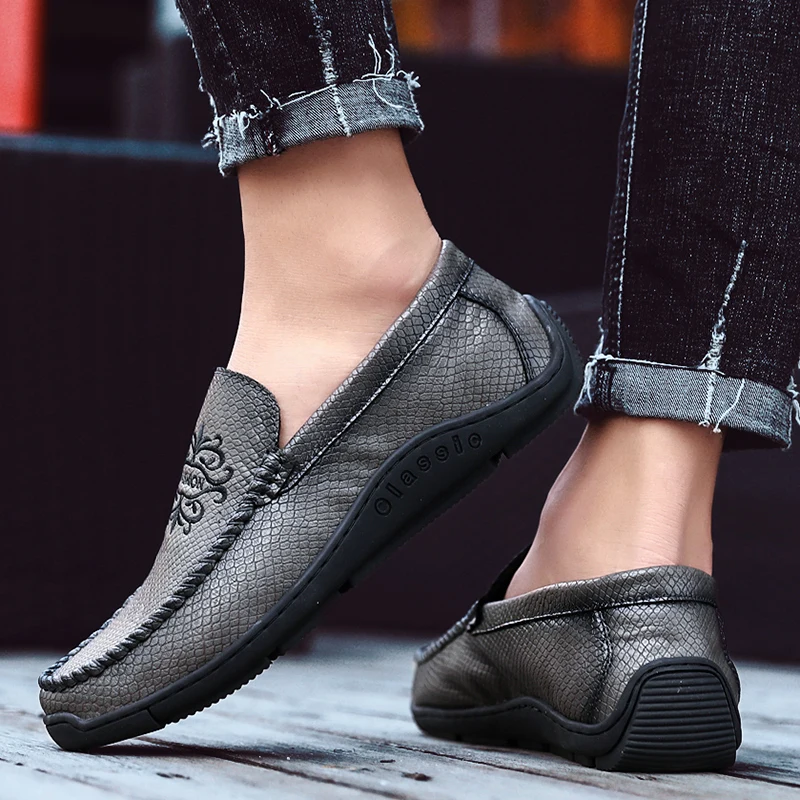 Фото 2019 Fashion Leather Men Shoes Casual Flat Breathable Loafers Genuine Comfortable Black Обувь 2019 Fashion Leather Men Shoes Casual Flat Breathable Loafers Genuine Comfortable Black Обувь