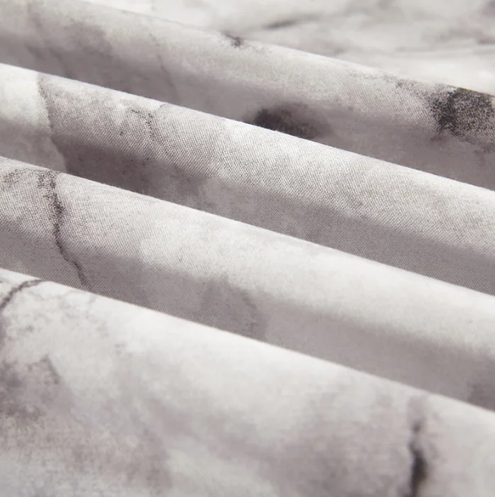 Однотонный окрашенный комплект пододеяльников и наволочки или простыня