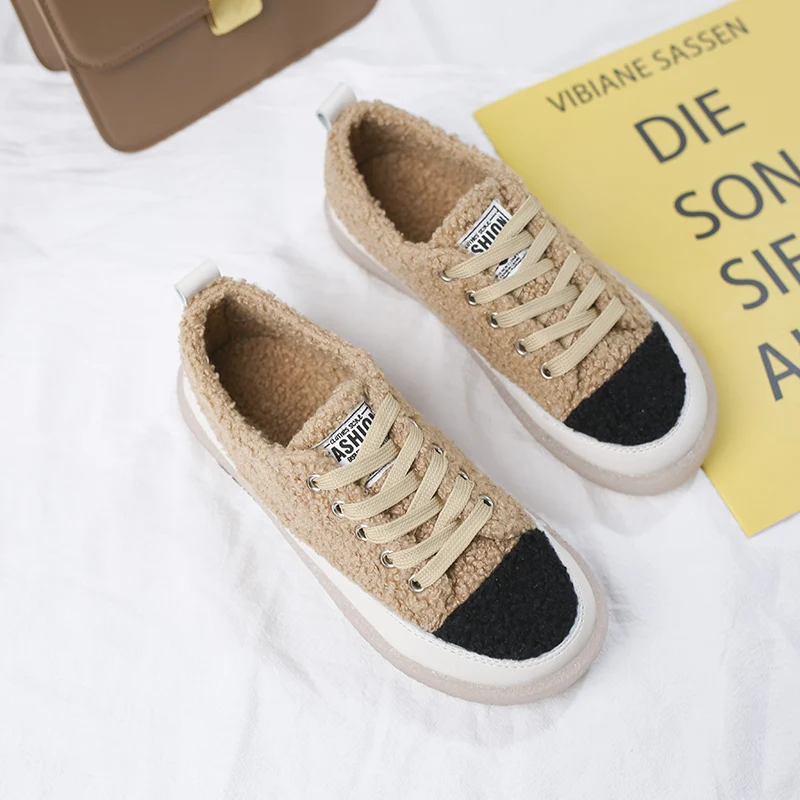 Женская зимняя обувь с вулканизированной подошвой теплая на плоской подошве |