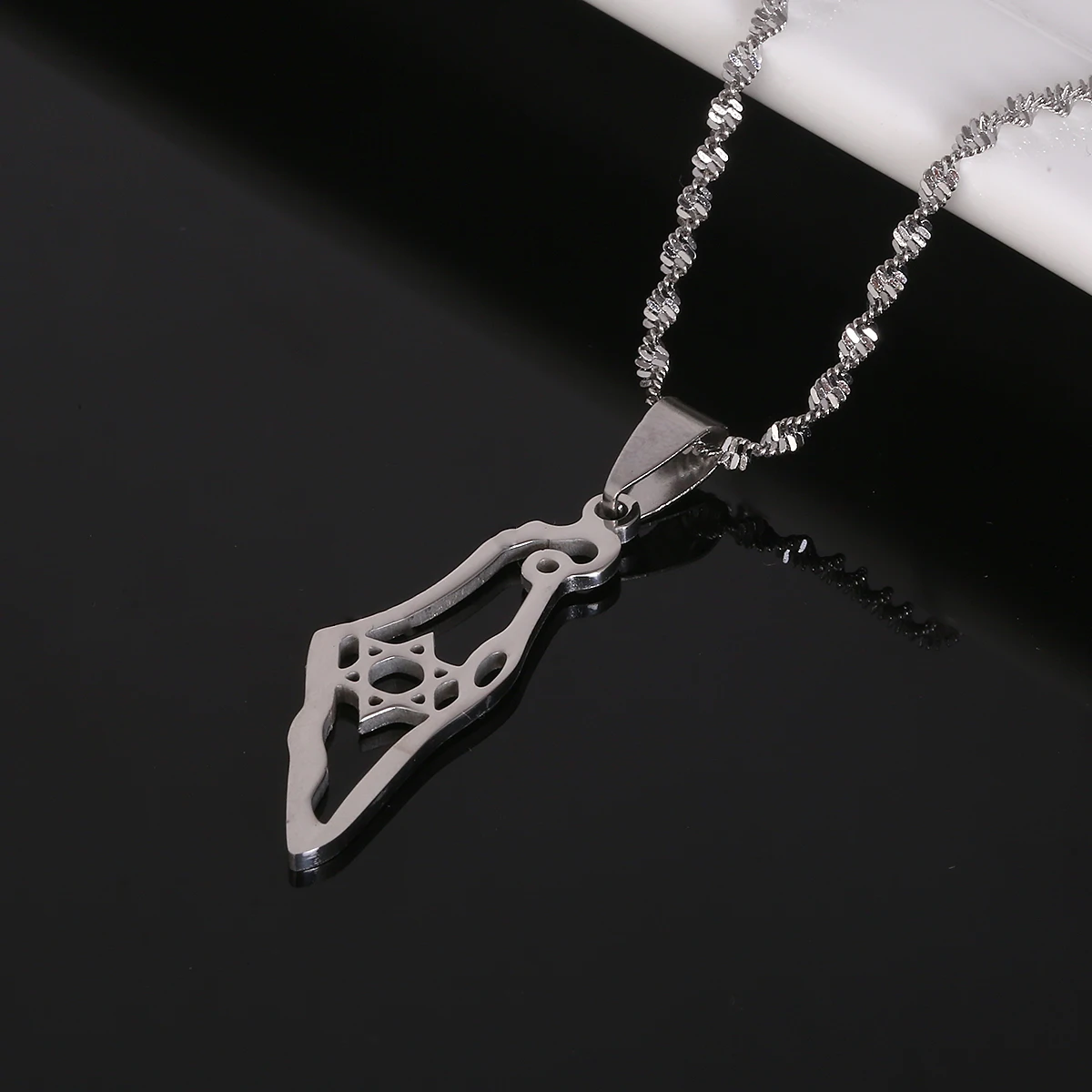 Серебристое ожерелье из нержавеющей стали с подвеской в виде штата Еврейская