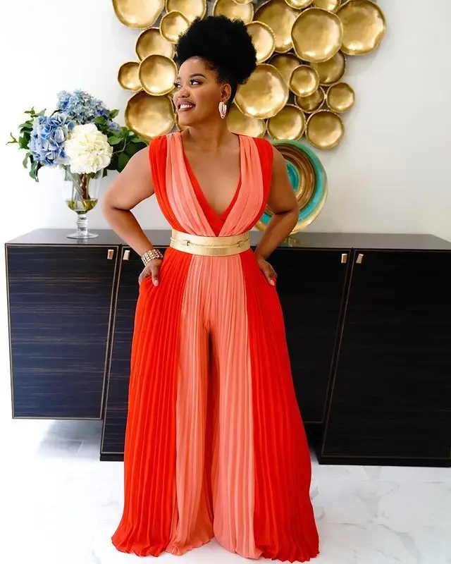 Комбинезон женский плиссированный с V-образным вырезом и широкими штанинами