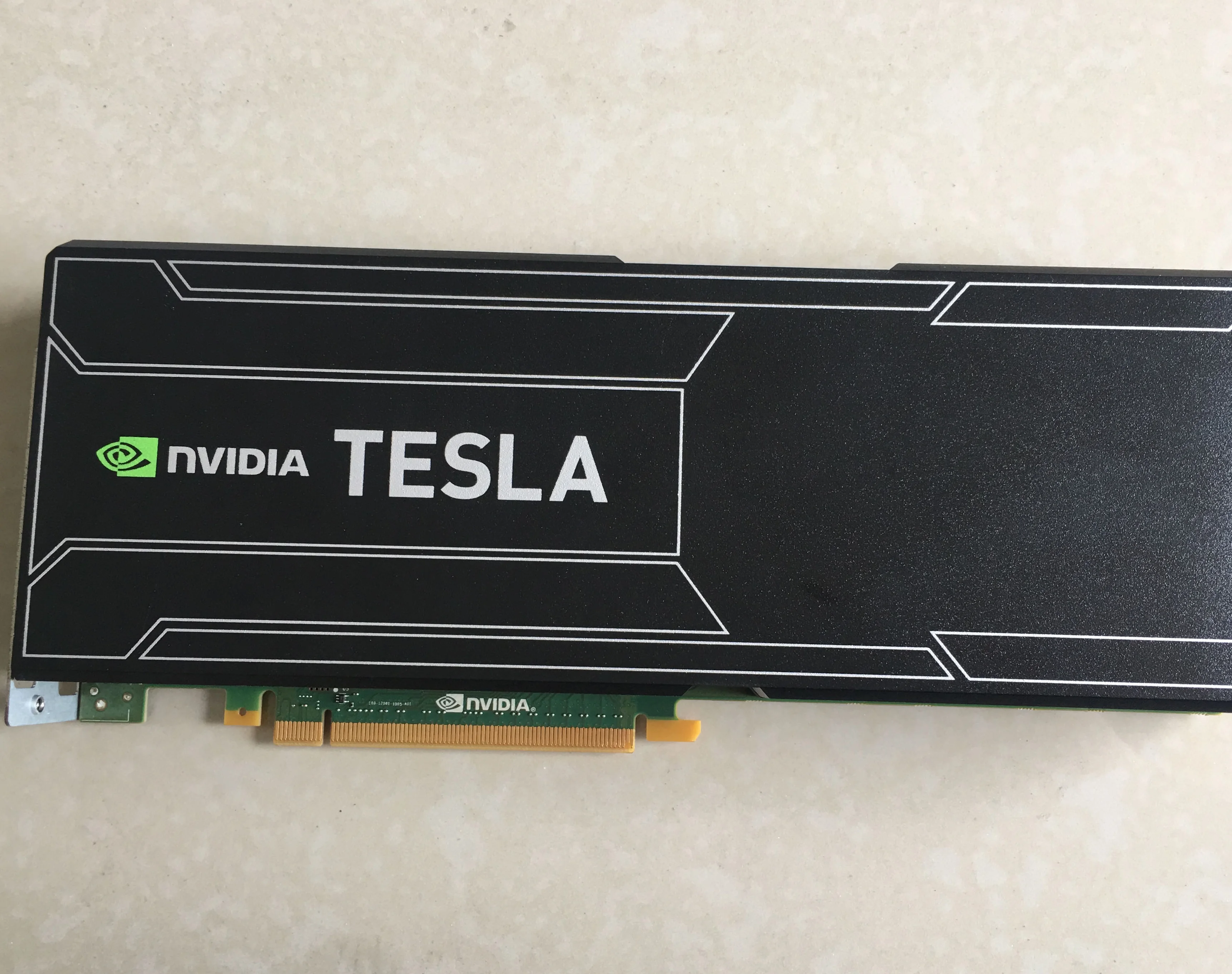 

Вытянутая видеокарта Nvidia Tesla K20 5 ГБ GDDR5 PCI-e