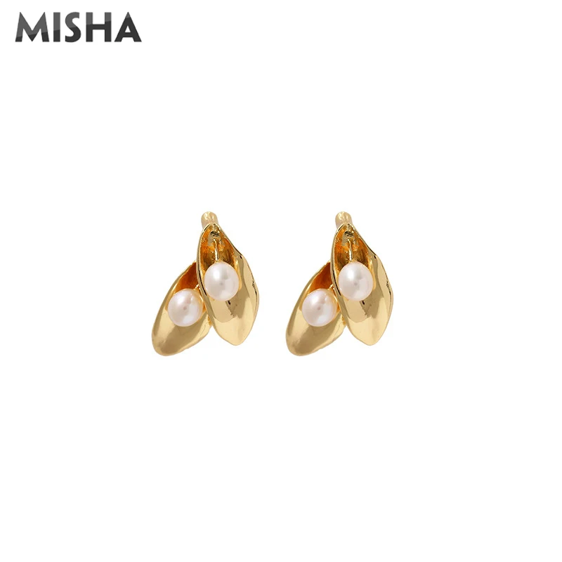 

MISHA Romantic Stud Earring For Women Natural Pearl Handmade Fashion Stud Earrings Irregular Flower Design