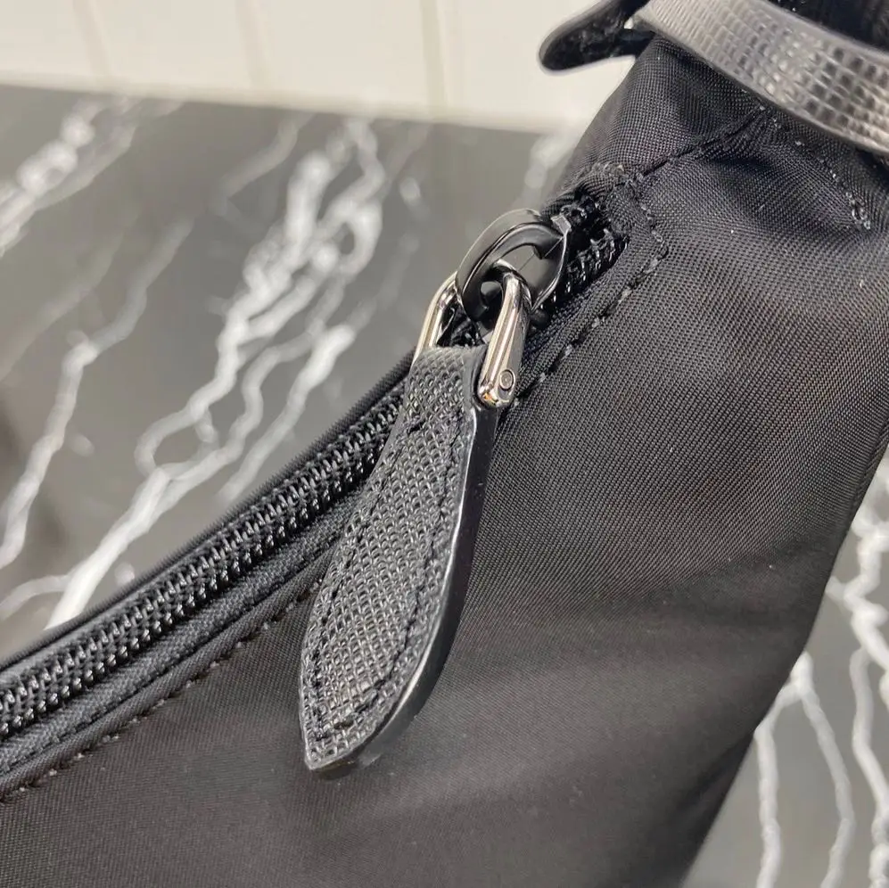 

2021 One-shouldered armpit fashion Ladies handbag, high quality and free shipping worldwide