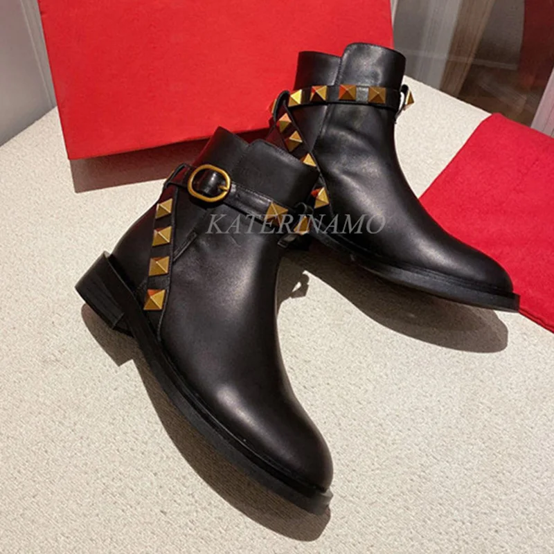 

Женские ботильоны из натуральной кожи, с заклепками и круглым носком