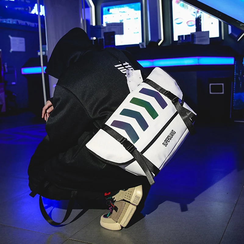 

Casual Retro Messenger Bag Fashion Reflective Bag Multifunctional Shoulder Messenger Bag