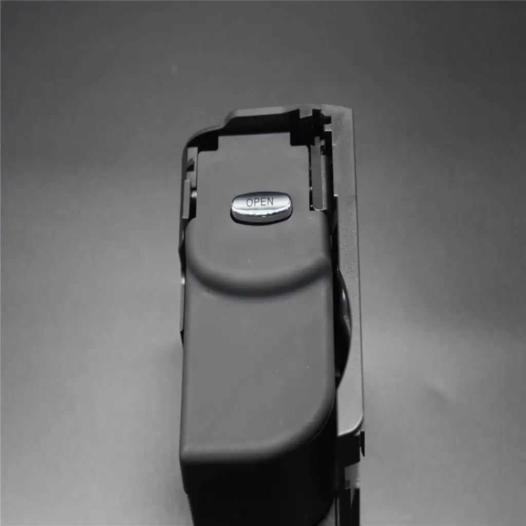 

High Quality Car Center Console Insert Drinks Cup Holder For Mercedes For Benz W211 E320 E350 E500 W219 CLS500 CLS 2116800014 B6