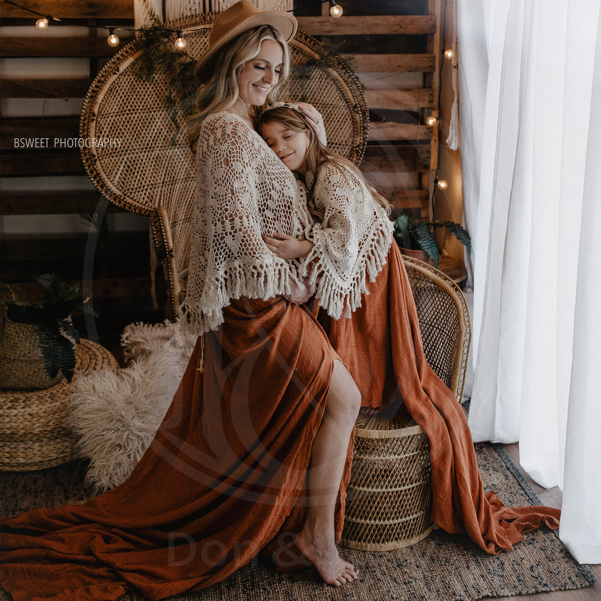 A Set Vintage Boho Cotton Photo Shoot Mom and Daughter Robe Long Dresses Evening Party Costume for Women Photography Accessories