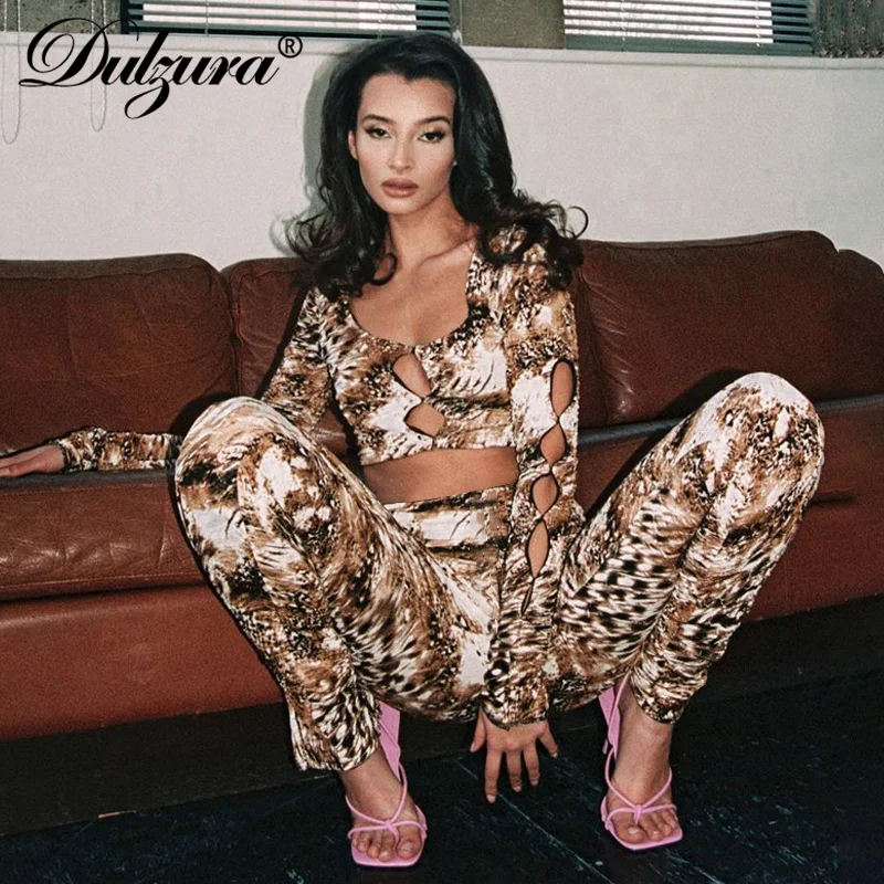 

Dulzura Leopard Print Women 2 Pieces Hollow Out Long Sleeve T Shirt Crop Top Cut Out Leggings Set Tracksuit 2021 Autumn Winter