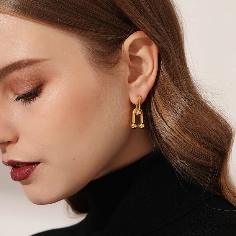 

Horseshoe earrings female INS personality cold wind star with a versatile removable short U-shaped ear buckle earrings