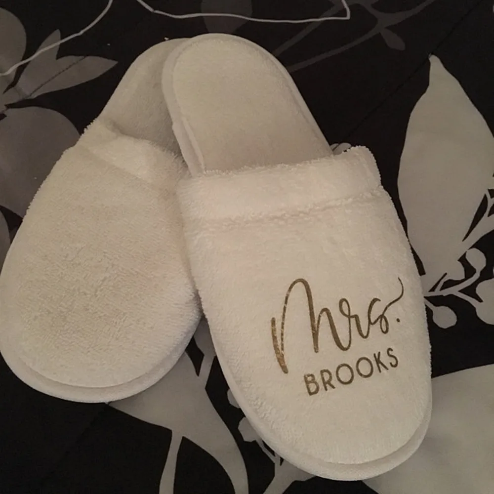 Шлепанцы для жениха и невесты персонализируемые золотые шлепанцы mr &amp miss