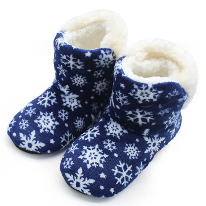 Домашние женские ботинки домашняя обувь на меху женская зимняя со снежинками без