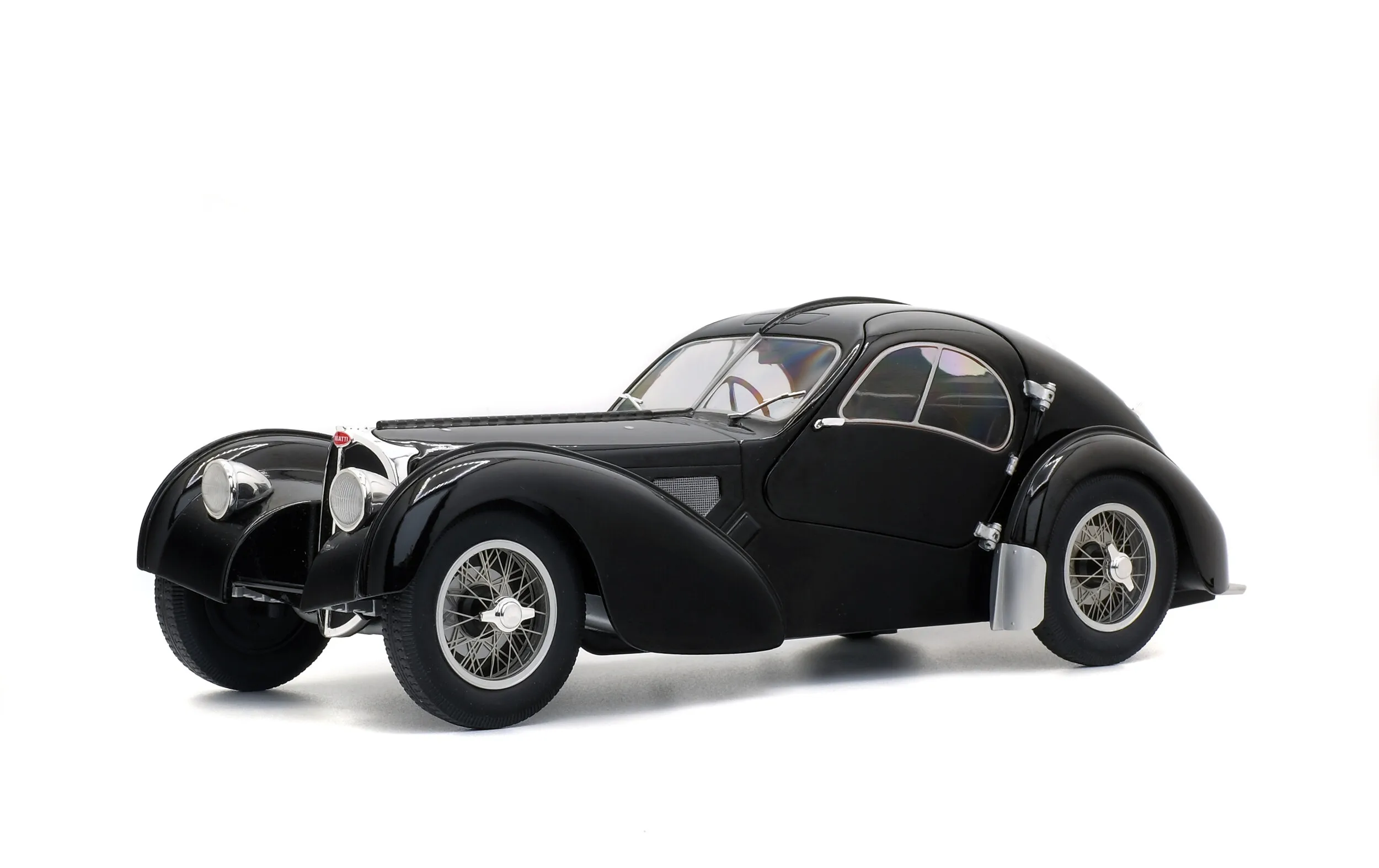 

HeyToys Solido 1/18 2101 Bugatti Type 57 SC Atlantic DieCast Model Collection Limited Edition