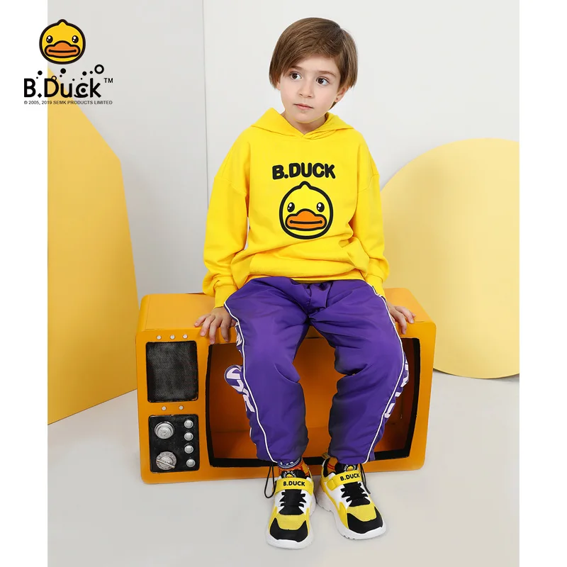 B. Детская одежда на весну и осень маленький желтый свитер с капюшоном для